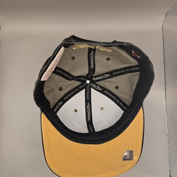 Chicago Bulls Adjustable Snapback Hat Mitchell & Ness Customized w/ Zipper Front - Picture 6 of 10